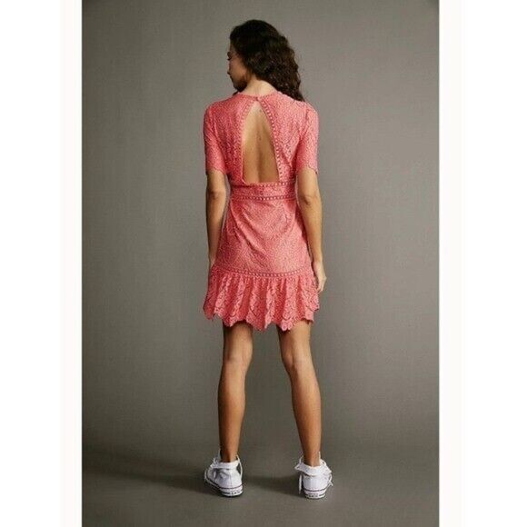 Saylor NWT Darian Crochet Lace Cutout Mini Dress Porcelain Rose Pink Size Large - Picture 4 of 12